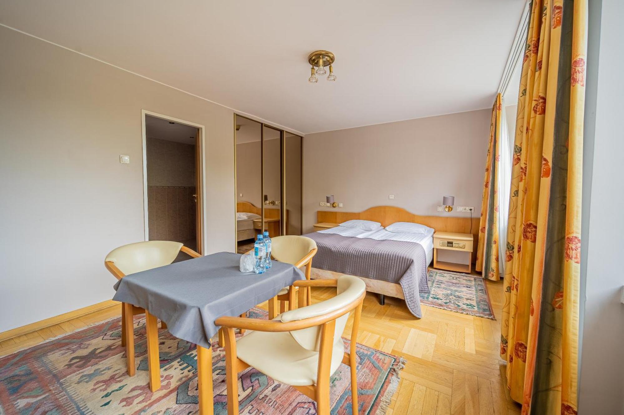 Hotel Mazowiecki Lodz Exteriér fotografie